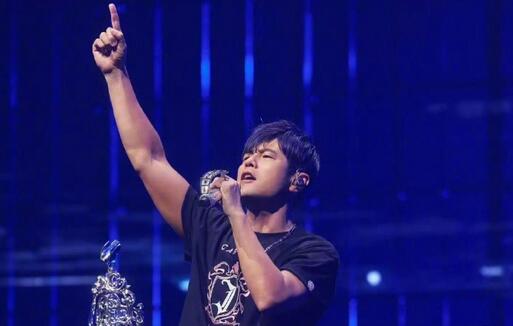 周杰伦发文告别嘉年华巡演 自曝曾恐慌发作无法上台